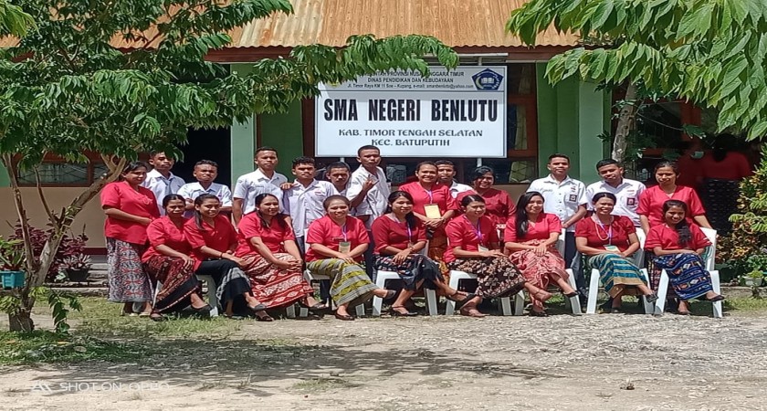 SYUKURAN BERSAMA SISWA-SISWI KELAS XII TAHUN PELAJARAN 2021-2022